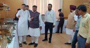 अबूझमाड़ का स्वाद पहुँचा विधानसभा- अरक चावल की महक से दीदियों के हुनर ने जीता जनप्रतिनिधियों का दिल…..