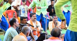 रामधुनी कार्यक्रम में शामिल हुए उप मुख्यमंत्री एवं कवर्धा विधायक विजय शर्मा, लक्ष्मीनारायण मंदिर में पूजा-अर्चना कर प्रदेश की सुख-समृद्धि की कामना की…..