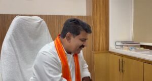 कवर्धा मेडिकल कॉलेज में प्रवेश लेने वाले जिले के प्रथम छात्र हिमांशु को उप मुख्यमंत्री विजय शर्मा ने फोन कर दी बधाई एवं शुभकामनाएं….