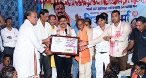 वर्षों पुरानी मांग हुई पूरी, राजपत्र लेकर गांव पहुंचे उप मुख्यमंत्री विजय शर्मा, चंदनपुर को मिली नई पहचान…