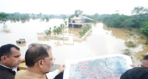 बस्तर के बाढ़ प्रभावित क्षेत्रों में पहुंचे मुख्यमंत्री विष्णु देव साय, प्रभावित परिवारों से मिलकर जाना हाल…