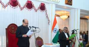 राज्यपाल रमेन डेका ने न्यायाधिपति कृष्न राम महापात्र को छत्तीसगढ़ उच्च न्यायालय के मुख्य न्यायाधीश पद की दिलाई शपथ…..