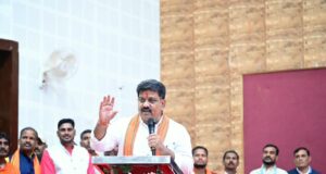छत्तीसगढ़ प्रदेश लोक कलाकार कल्याण संघ के शपथ ग्रहण समारोह में उप मुख्यमंत्री विजय शर्मा हुए शामिल…