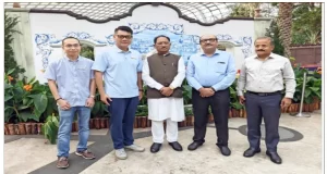 CG News: मुख्यमंत्री विष्णु देव साय का सिंगापुर दौरा: गार्डन्स बाय द बे के अधिकारियों से हुई अहम बैठक, बॉटनिकल गार्डन से पर्यटन और रोजगार बढ़ाने पर जोर…..