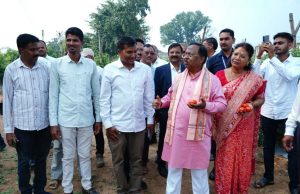 कृषि मंत्री श्री नेताम के सख्त निर्देश – रबी 2025 के अंतर्गत किसानों के लंबित फसल बीमा क्लेम का आगामी तीन कार्य दिवस में होगा भुगतान 8 हजार 444 किसानों को मिलेगी लगभग 3.8 करोड़ रुपये की राशि